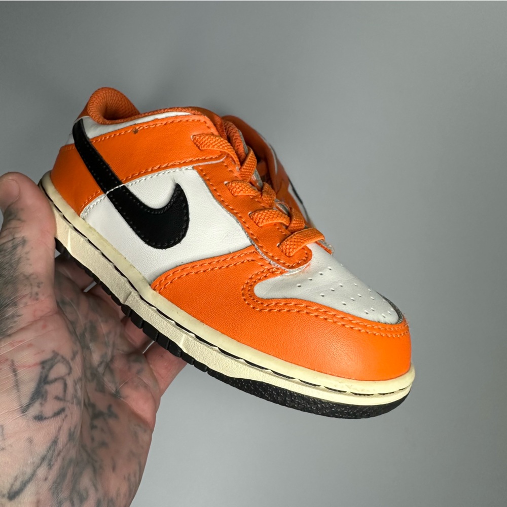 Little kids Nike dunk low